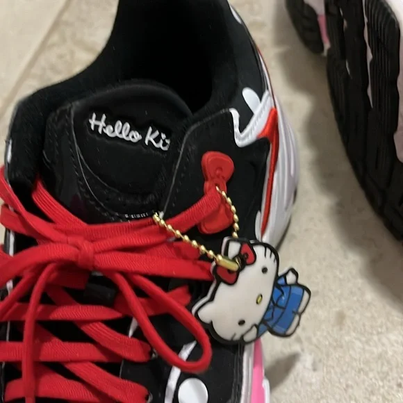 Adidas Hello Kitty Astir Size 7 Women’s Sneaker Shoe Limited Edition Black - Picture 7 of 8